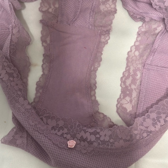 Cheeky LG Victoria Secret - Picture 4 of 6